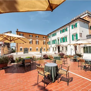 Malaspina 4*, Castel d'Azzano İtalya