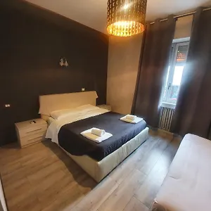 Sira House 2*, Milano İtalya